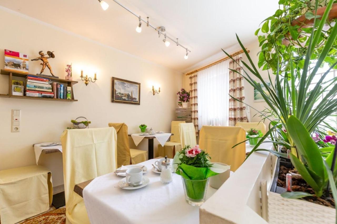 Апартаменти Haus Zu Den Zwei Eichen Перхтольдсдорф Екстер'єр фото