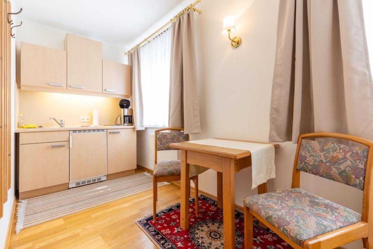 Апартаменти Haus Zu Den Zwei Eichen Перхтольдсдорф Екстер'єр фото