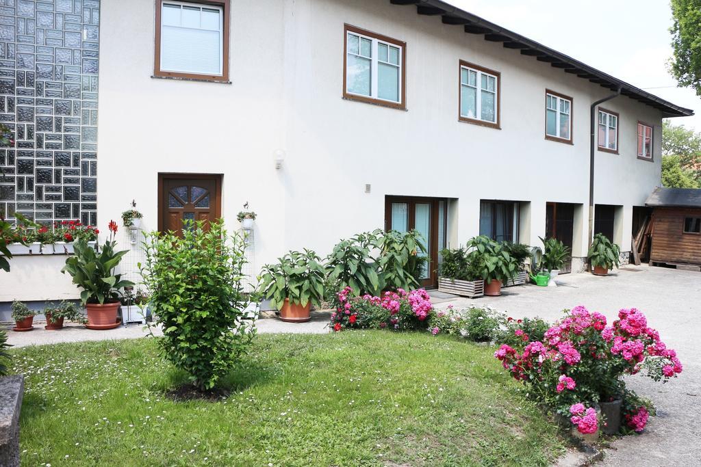 Апартаменти Haus Zu Den Zwei Eichen Перхтольдсдорф Екстер'єр фото