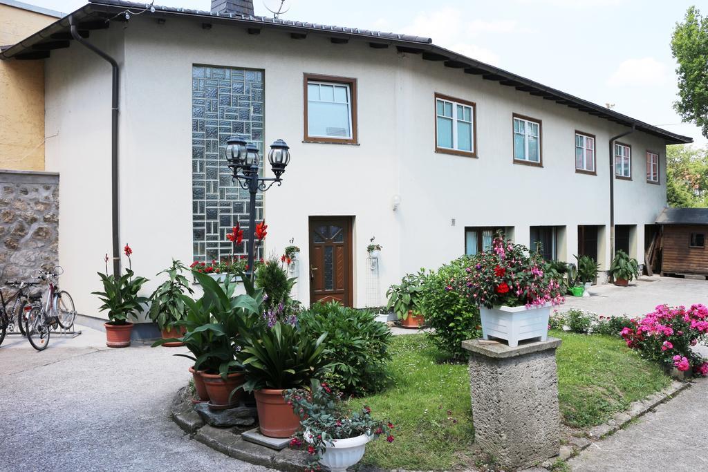 Апартаменти Haus Zu Den Zwei Eichen Перхтольдсдорф Екстер'єр фото